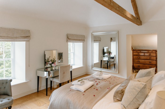 Master bedroom with en suite  in The Stables at Brinkburn Northumberland
