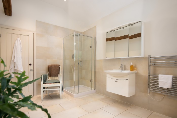 Walk in shower in large holiday cottage with rural setting in Northumberland