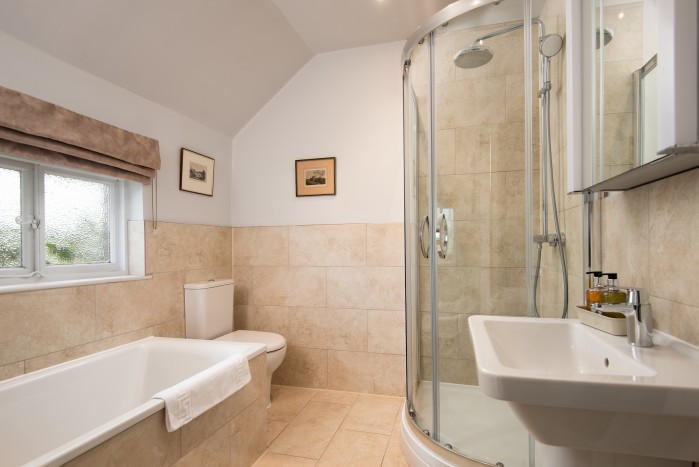 Northumberland holiday cottage with walk in shower and bath