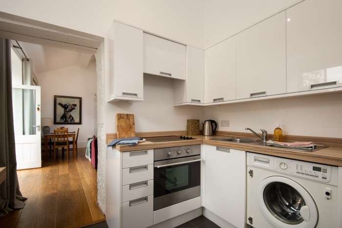 Contemporary kitchen in Priory Cottage for two