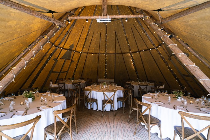tipi-interior-florals