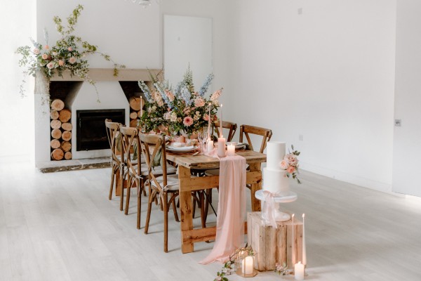 White room wedding photoshoot with styled tablescape