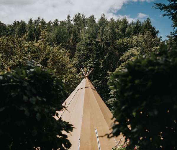 wedding-tipi
